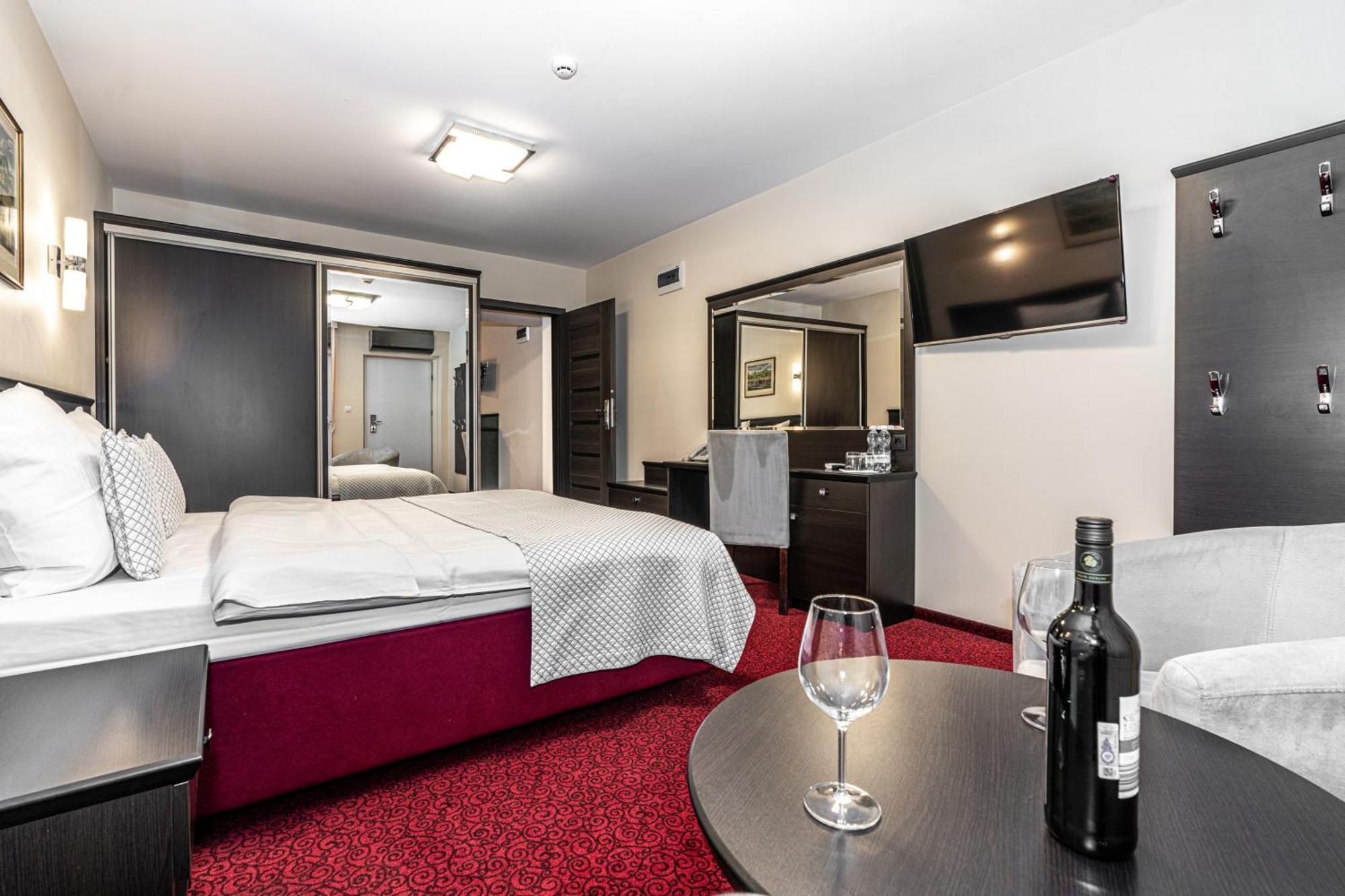 Hotel Soray Wieliczka Dış mekan fotoğraf