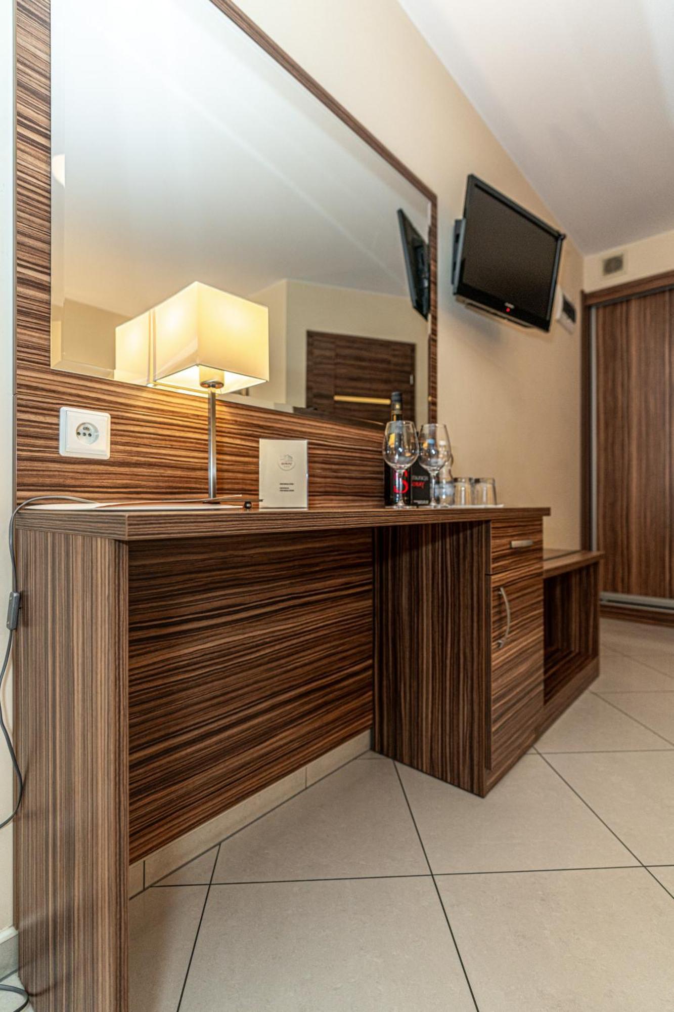 Hotel Soray Wieliczka Dış mekan fotoğraf