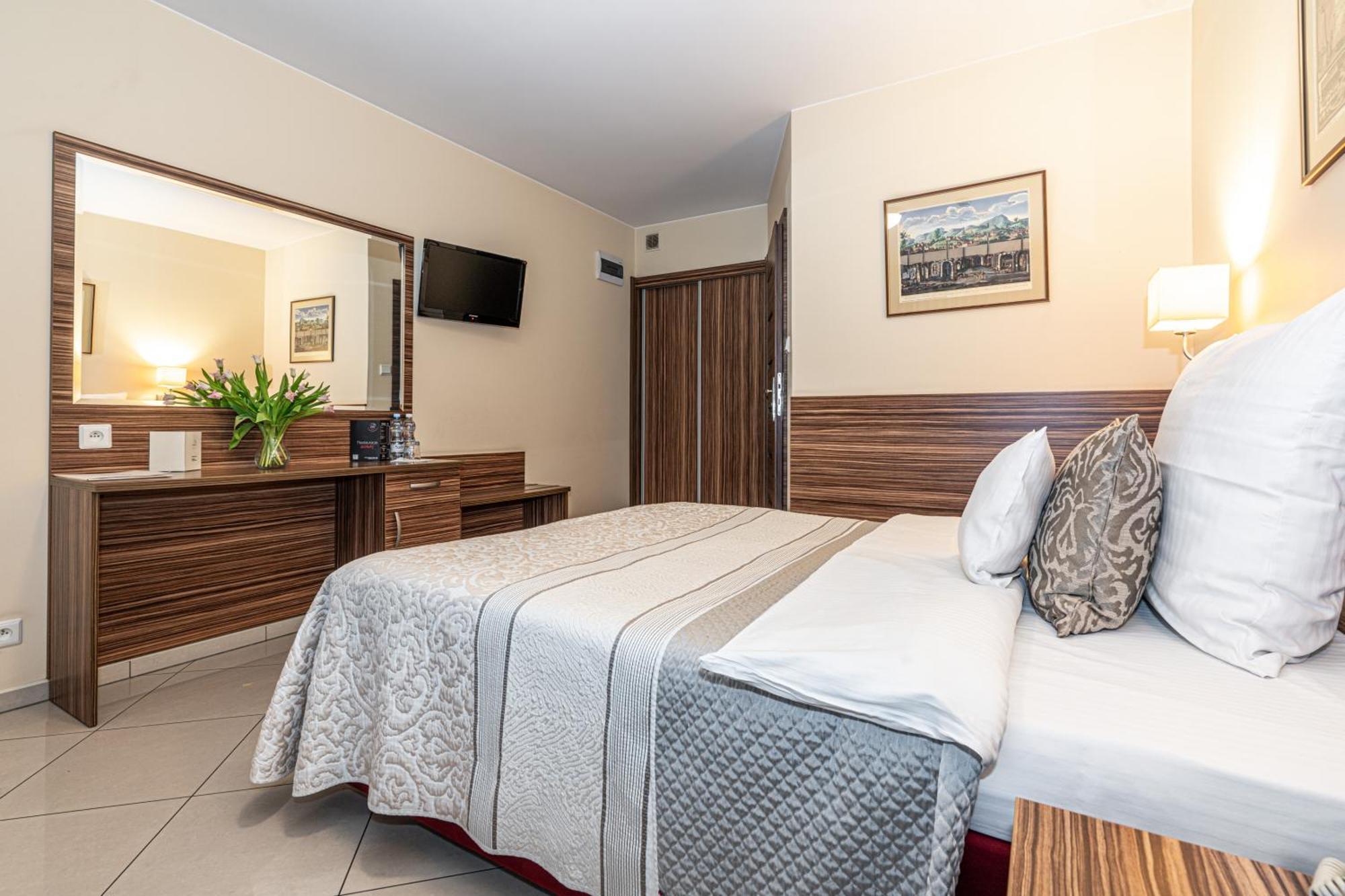 Hotel Soray Wieliczka Dış mekan fotoğraf