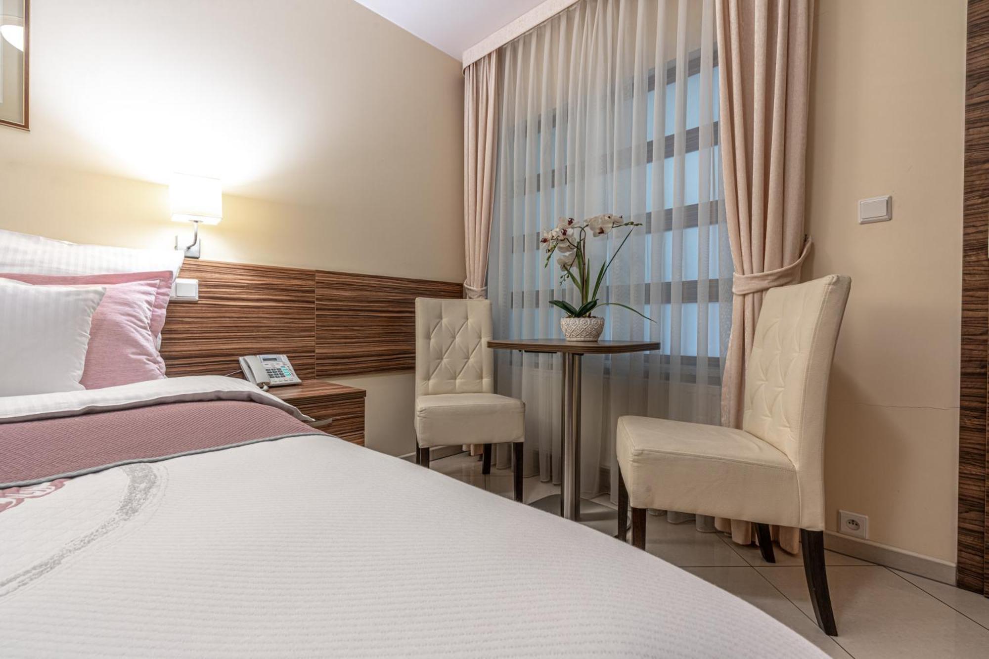Hotel Soray Wieliczka Dış mekan fotoğraf