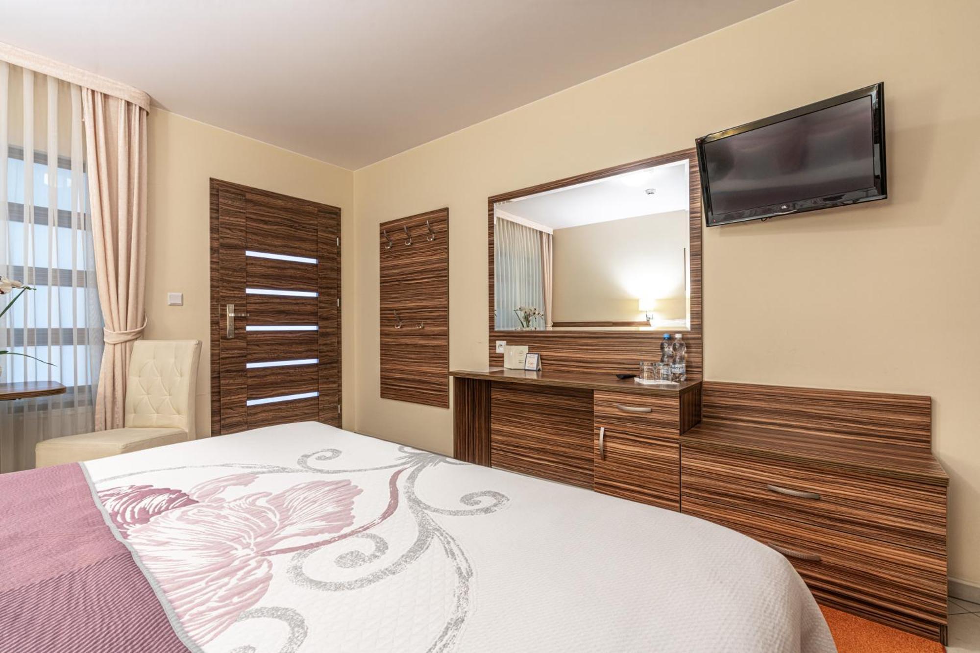 Hotel Soray Wieliczka Dış mekan fotoğraf